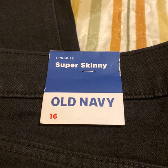 Black Old Navy super skinny high rise jeans - Picture 3 of 4